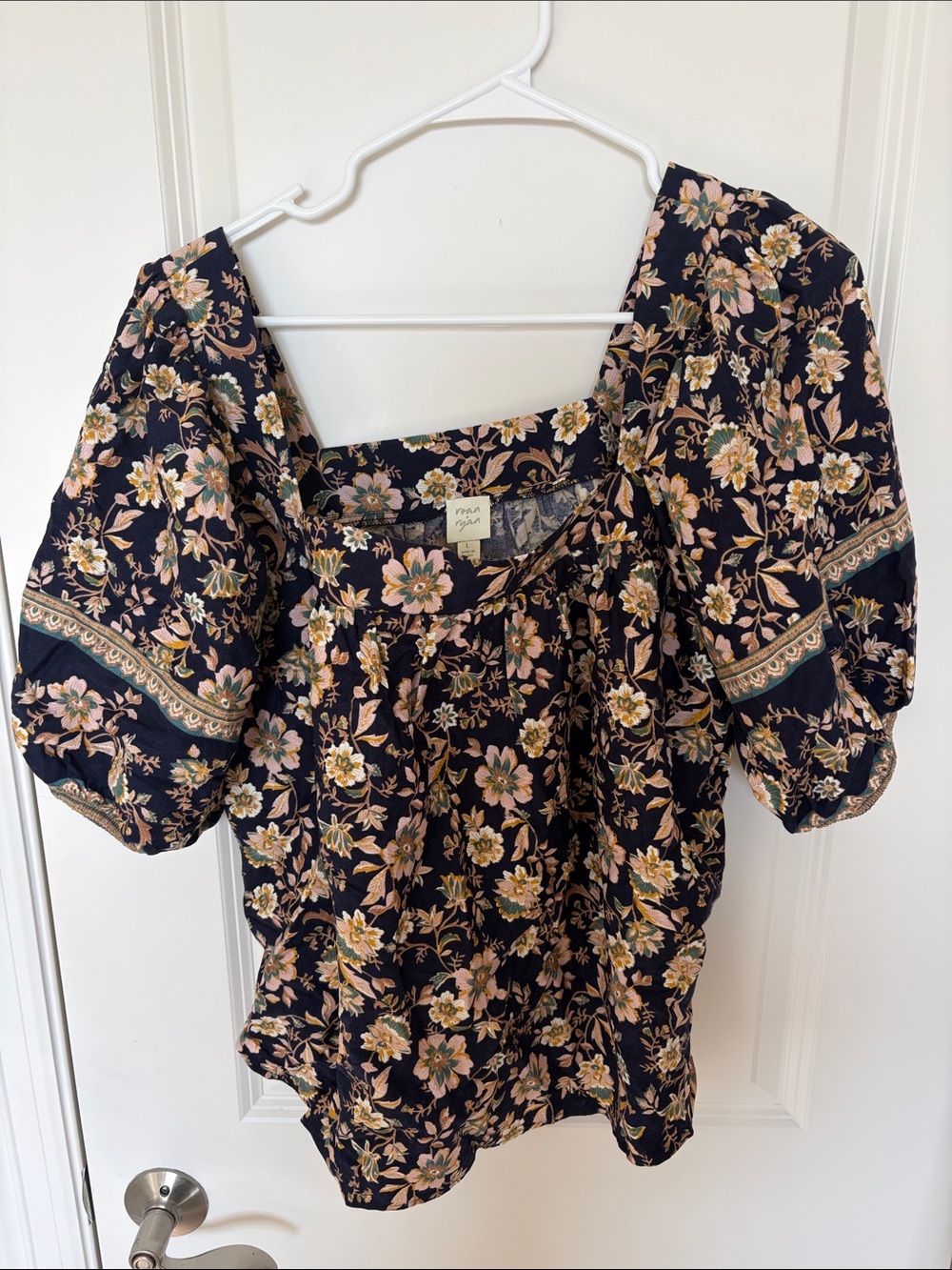 Roan & Ryan Navy Floral Square-Neck Puff Sleeve Blouse